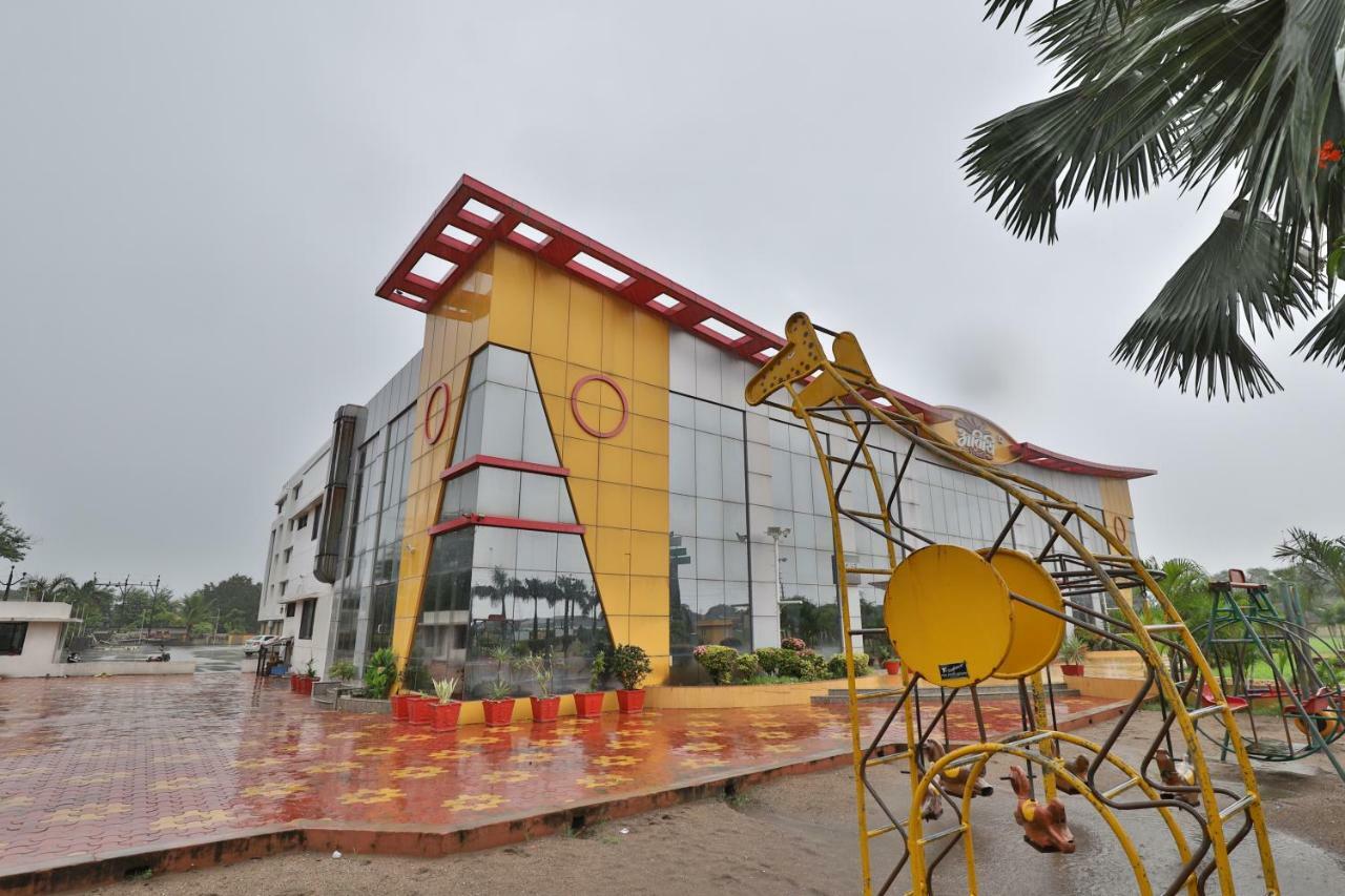 Capital O 47284 Atithi Resort Bharuch Exterior photo